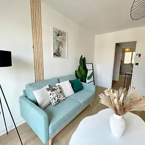 Appartement La Douceur Roannaise - Parking Prive Proche Gare, Roanne